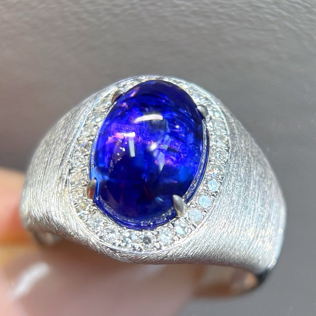 14k Gold 5.05 Ctw Natural Tanzanite & Diamond Ring - 4