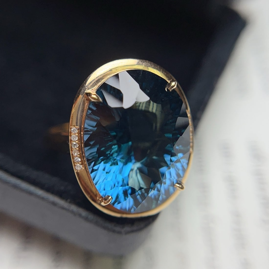 14k Gold 14.50 Ct Natural Topaz & Diamond Ring - 2