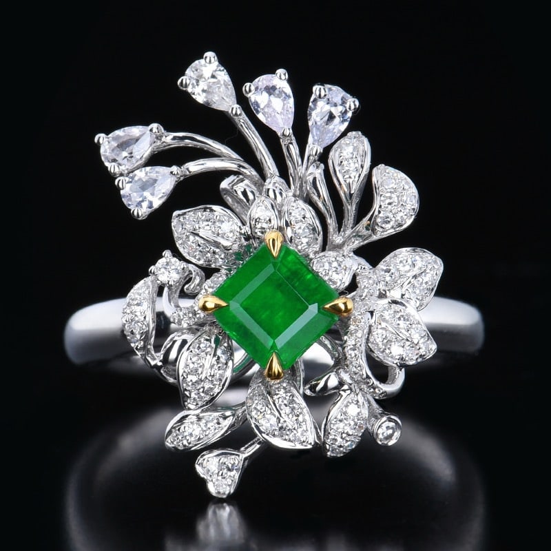 14k Gold 0.95 Ctw Vivid Green Natural Emerald & Diamond Ring: Ref:231170066 // gold content:14k gold // ring size:7. 25us // // main gemstone:emerald // shape:octagonal // carat weight:0. 72ct // color:vivid green // treatment:natural // // adjacent gemstone 2 :