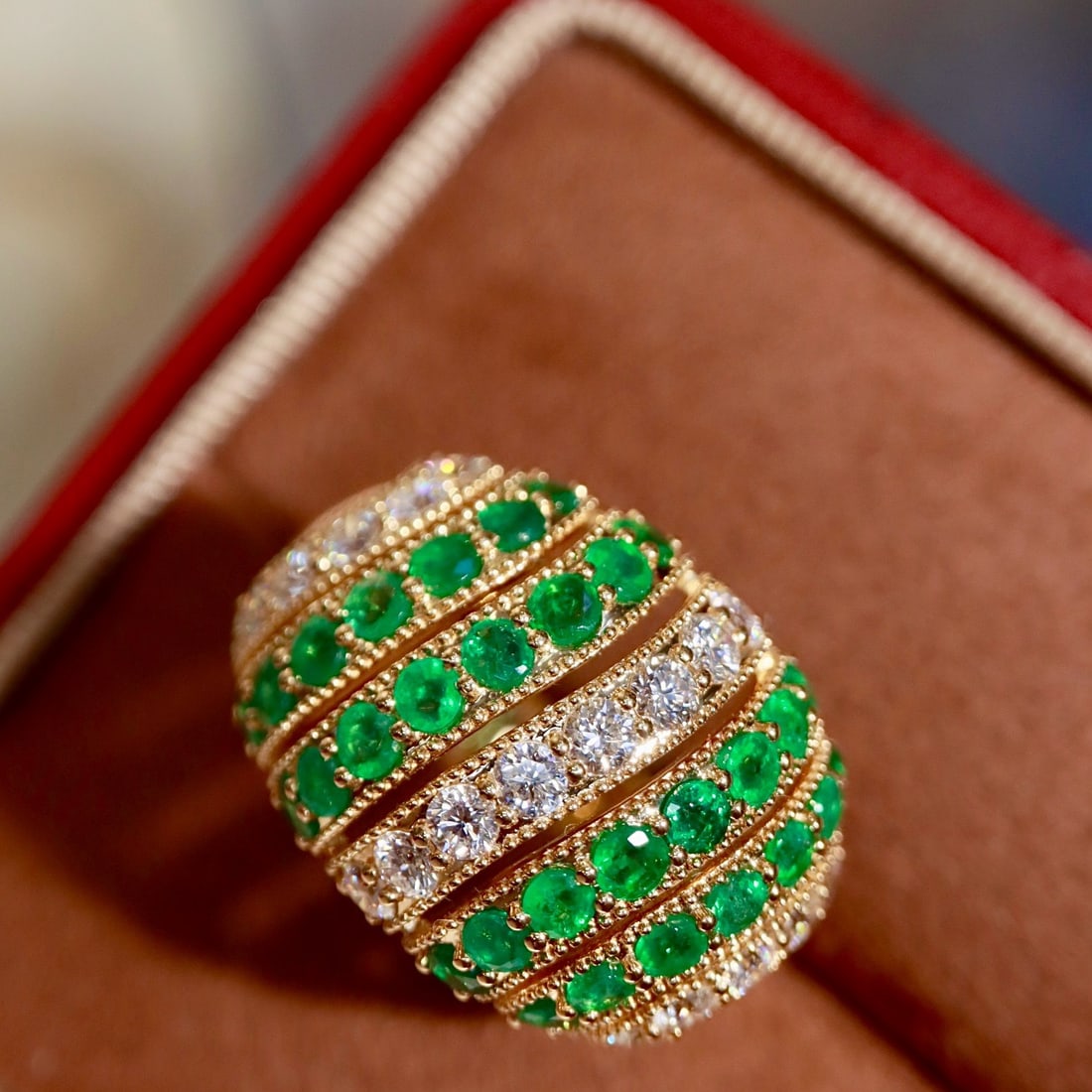 14k Gold 2.77 Ctw Natural Emerald & Diamond Ring: Ref:231170068 // gold content:14k gold // ring size:7. 25us // // main gemstone:emerald // shape:round // carat weight:1. 67ct // color:green // treatment:natural // cut grade:g // // adjacent gemston