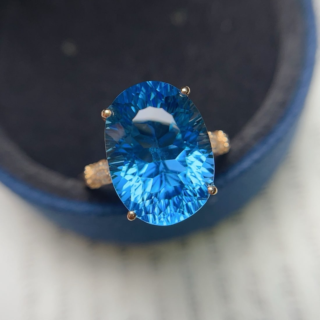 14k Gold 10.75 Ct Natural Topaz & Diamond Ring - 3