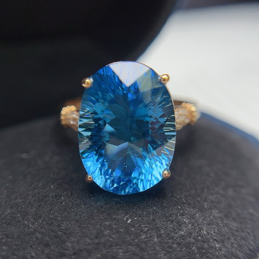 14k Gold 10.75 Ct Natural Topaz & Diamond Ring - 4