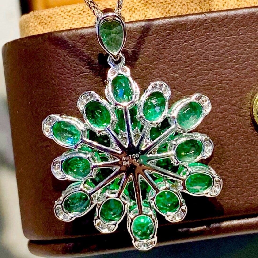 14k Gold 4.3 Ct Natural Emerald & Diamond Pendant( Without Chain ) - 4