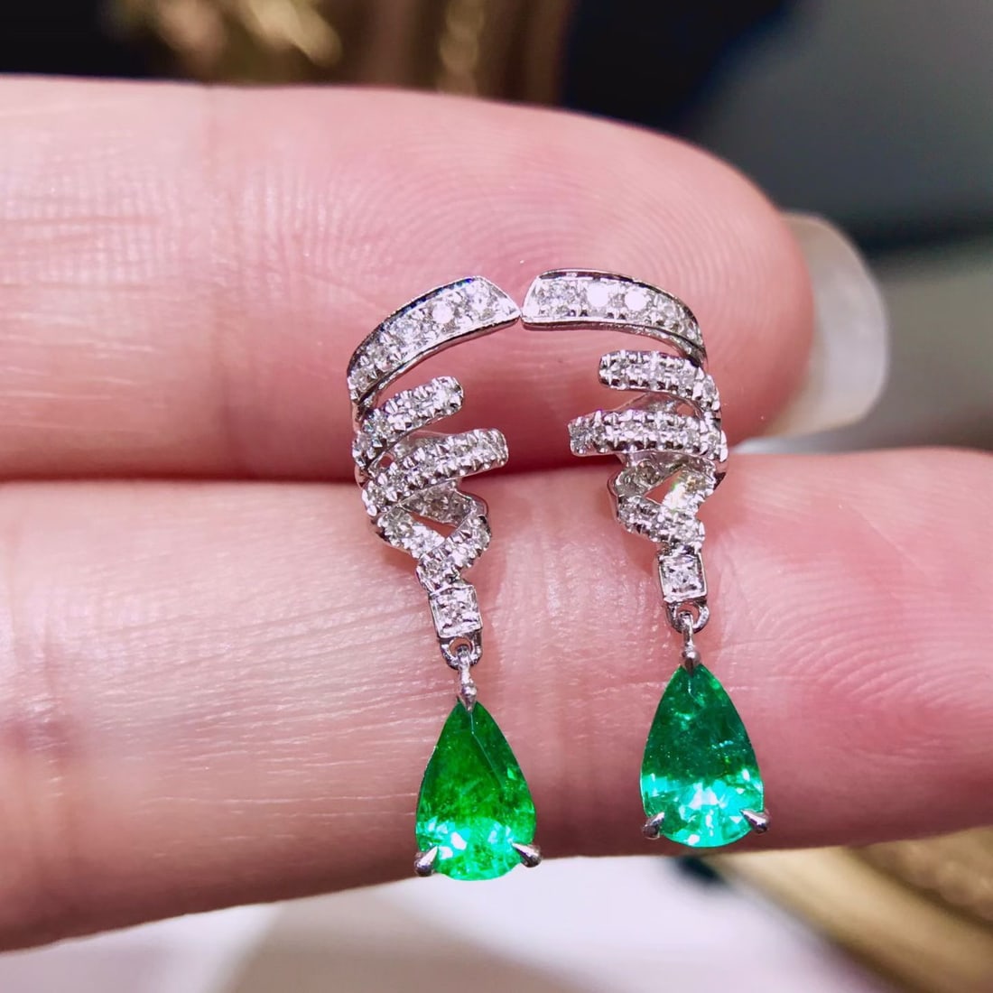 14k Gold 1.03 Ctw Natural Emerald & Diamond Earrings - 2