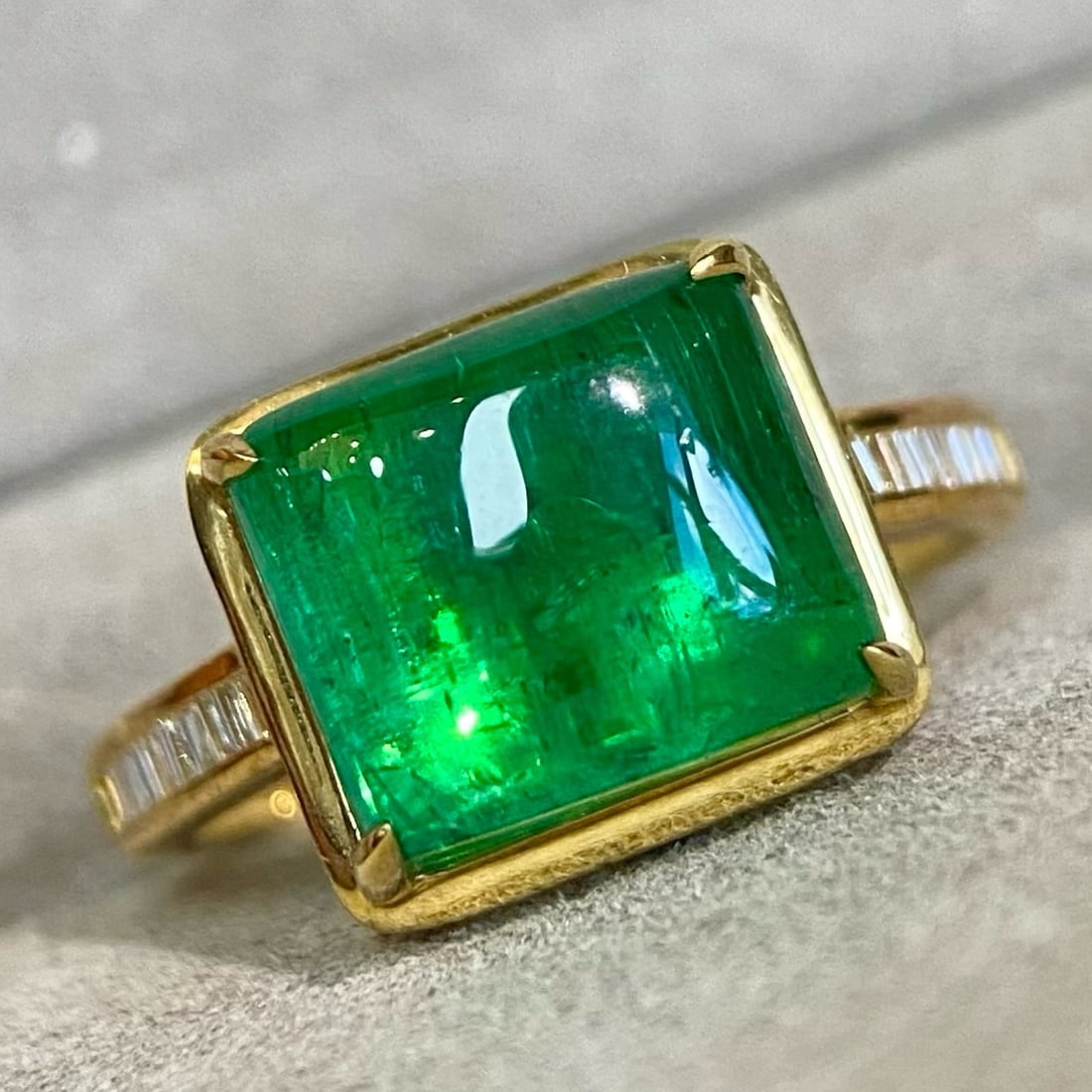 14k Gold 5 Ct Natural Emerald & Diamond Ring - 4