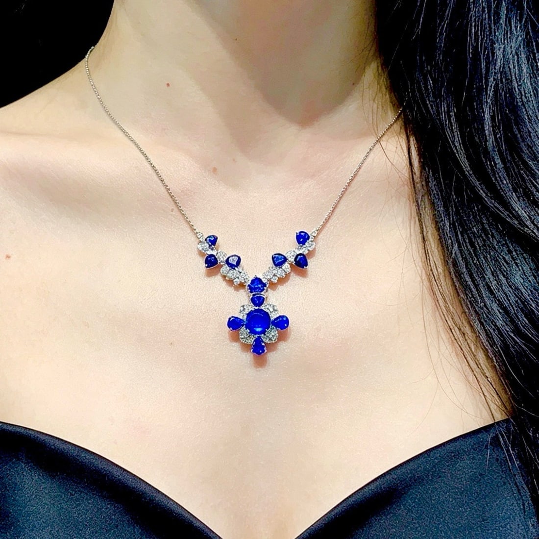 14k Gold 6.02 Ct Natural Sapphire & Diamond Necklace - 4