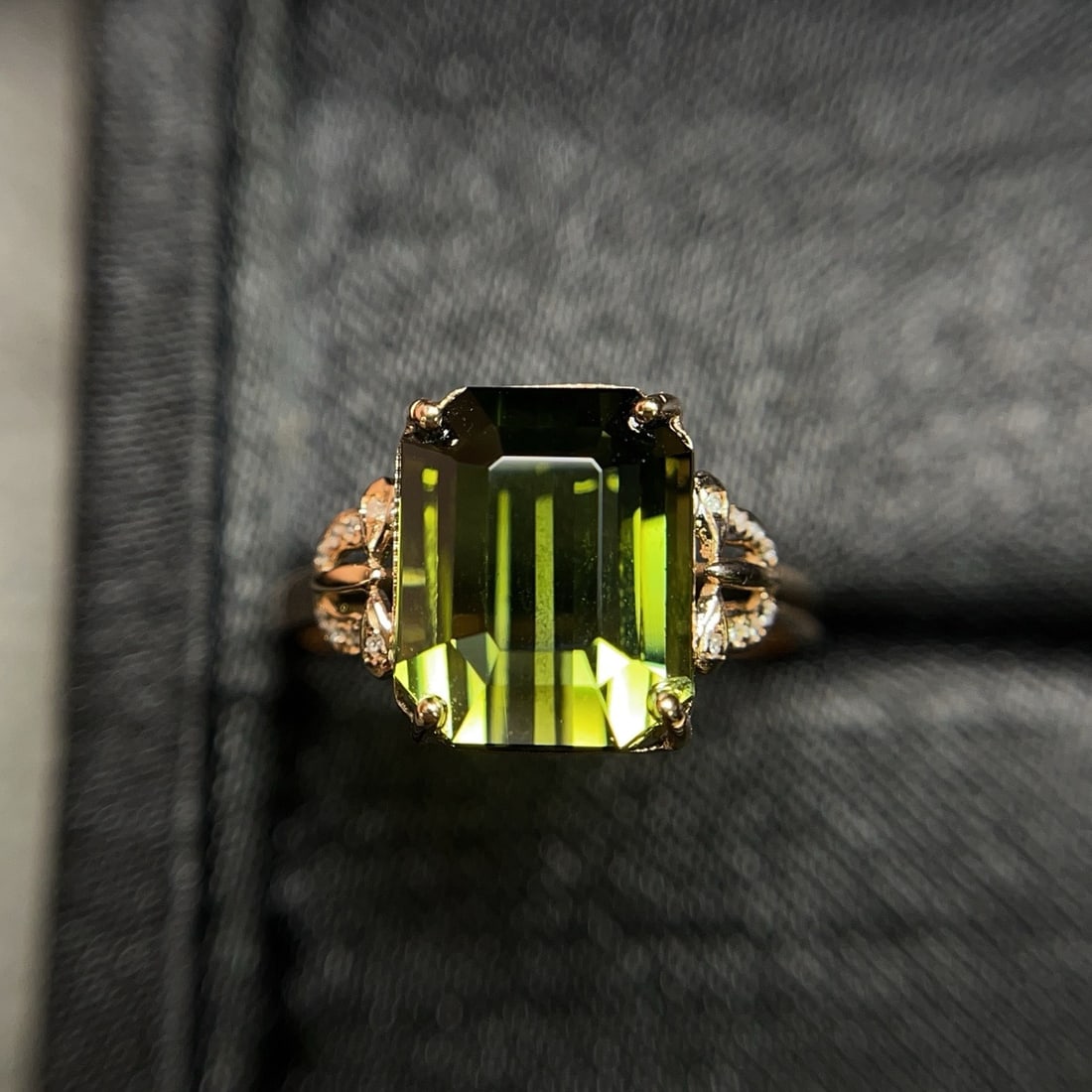 14k Gold 7.49 Ct Natural Tourmaline & Diamond Ring: Ref:231170108 // gold content:14k gold // ring size:7. 25us // // main gemstone:tourmaline // shape:octagonal // carat weight:7. 49ct // color:green // treatment:natural // // adjacent gemstone 2 :