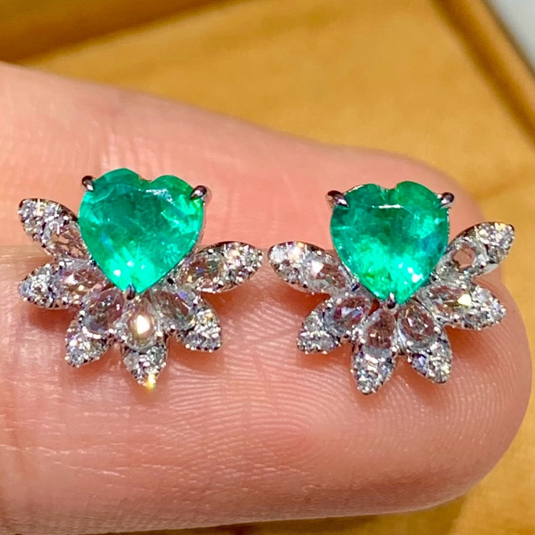 14k Gold 1.02 Ct Natural Emerald & Diamond Earrings - 2