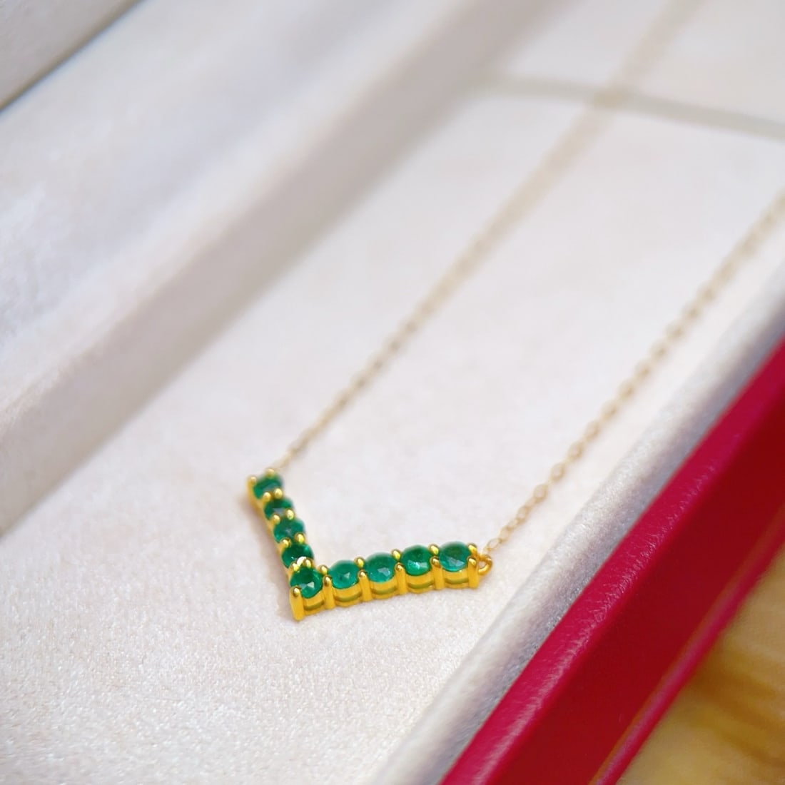 14k Gold 0.7 Ct Natural Emerald Necklace - 2