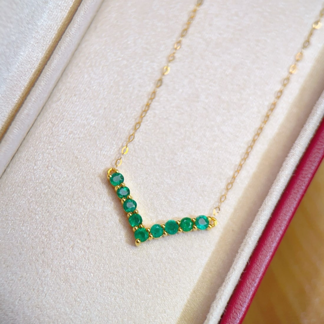 14k Gold 0.7 Ct Natural Emerald Necklace - 4