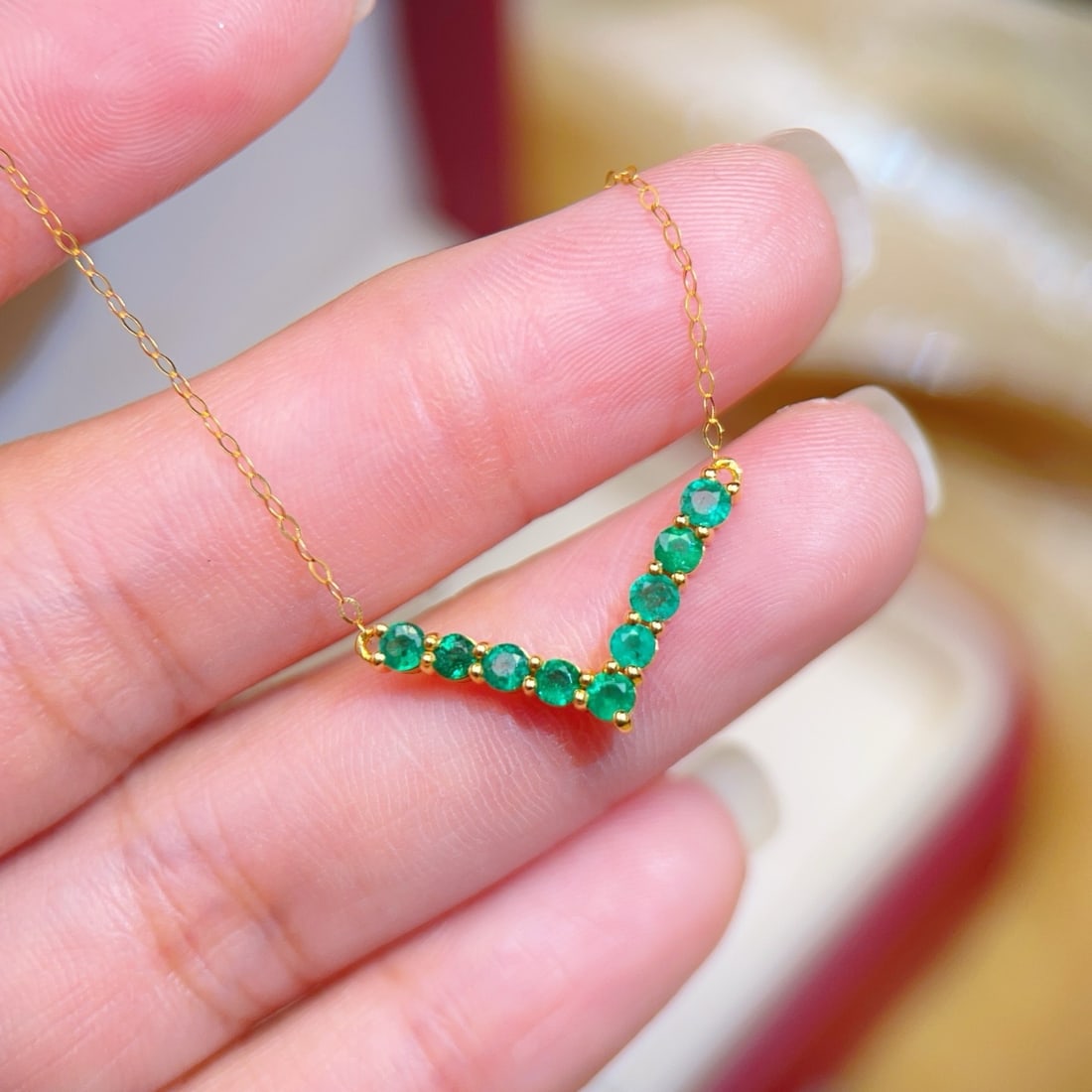 14k Gold 0.7 Ct Natural Emerald Necklace - 5