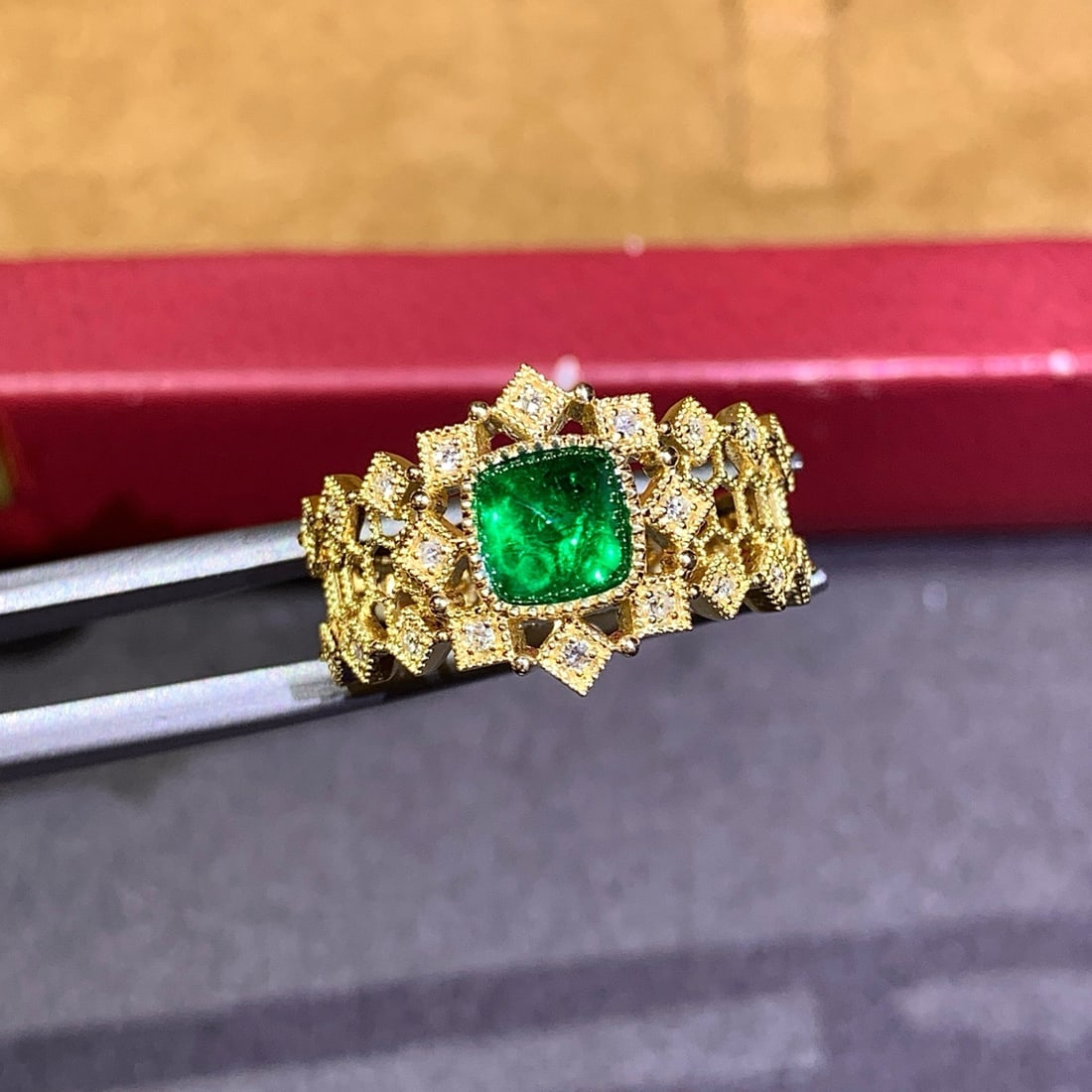 14k Gold 1.04 Ctw Vivid Green Natural Emerald & Diamond Ring - 2