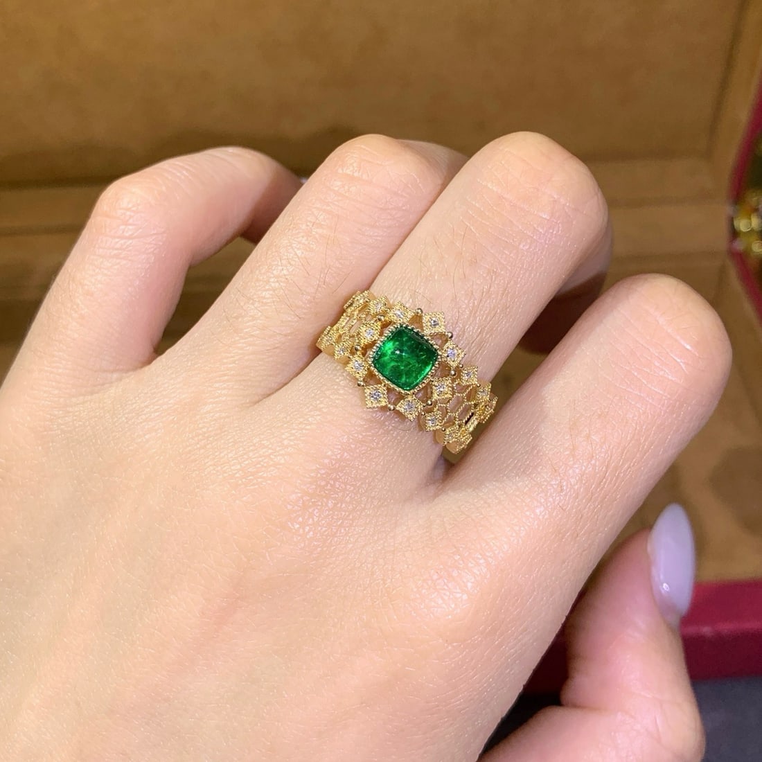 14k Gold 1.04 Ctw Vivid Green Natural Emerald & Diamond Ring - 5