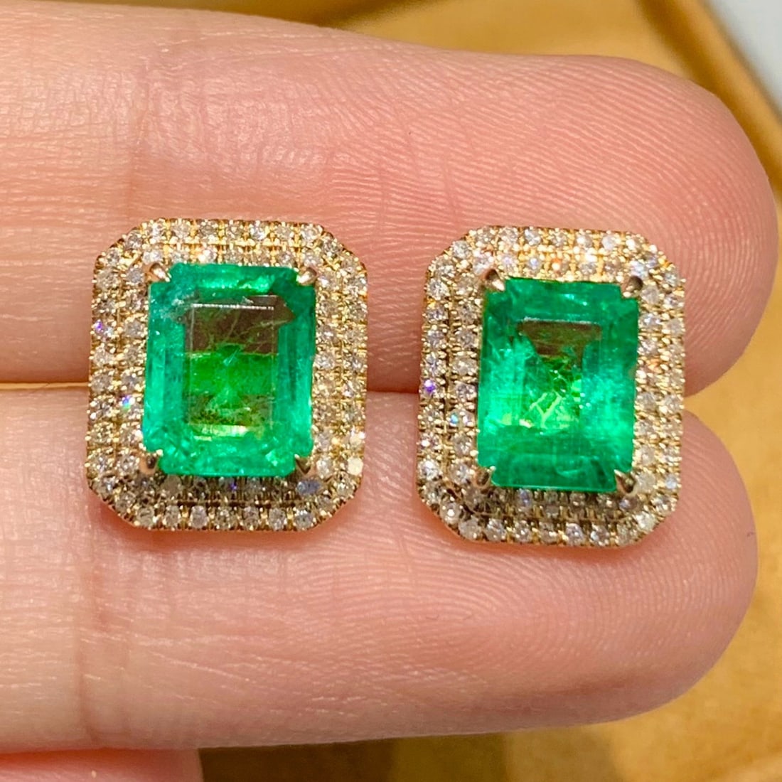 14k Gold 2.4 Ct Natural Emerald & Diamond Earrings - 2