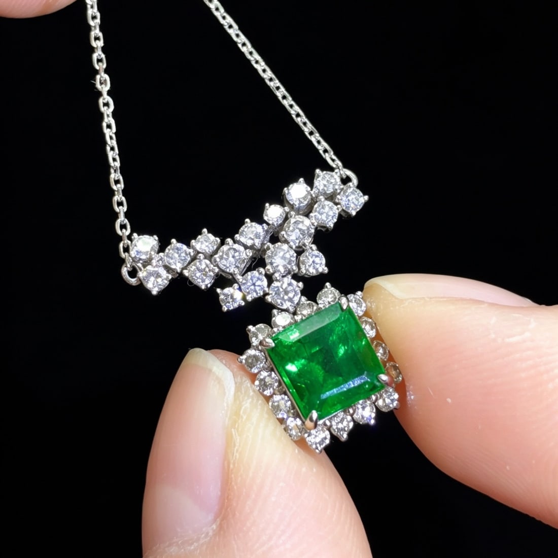 14k Gold 2.18 Ctw Natural Emerald & Diamond Necklace - 4