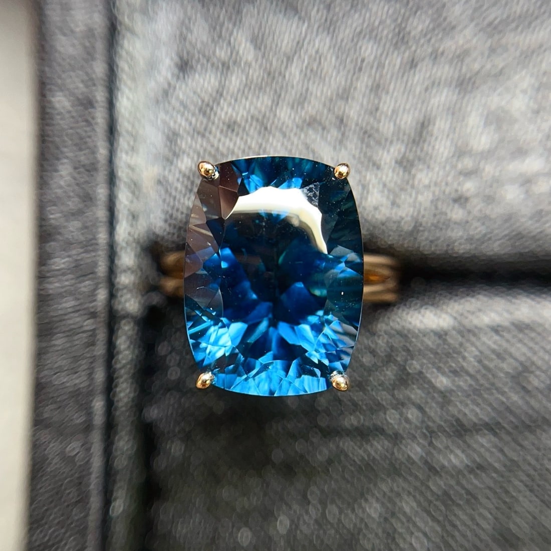 14k Gold 11.20 Ct Natural Topaz Ring - 5