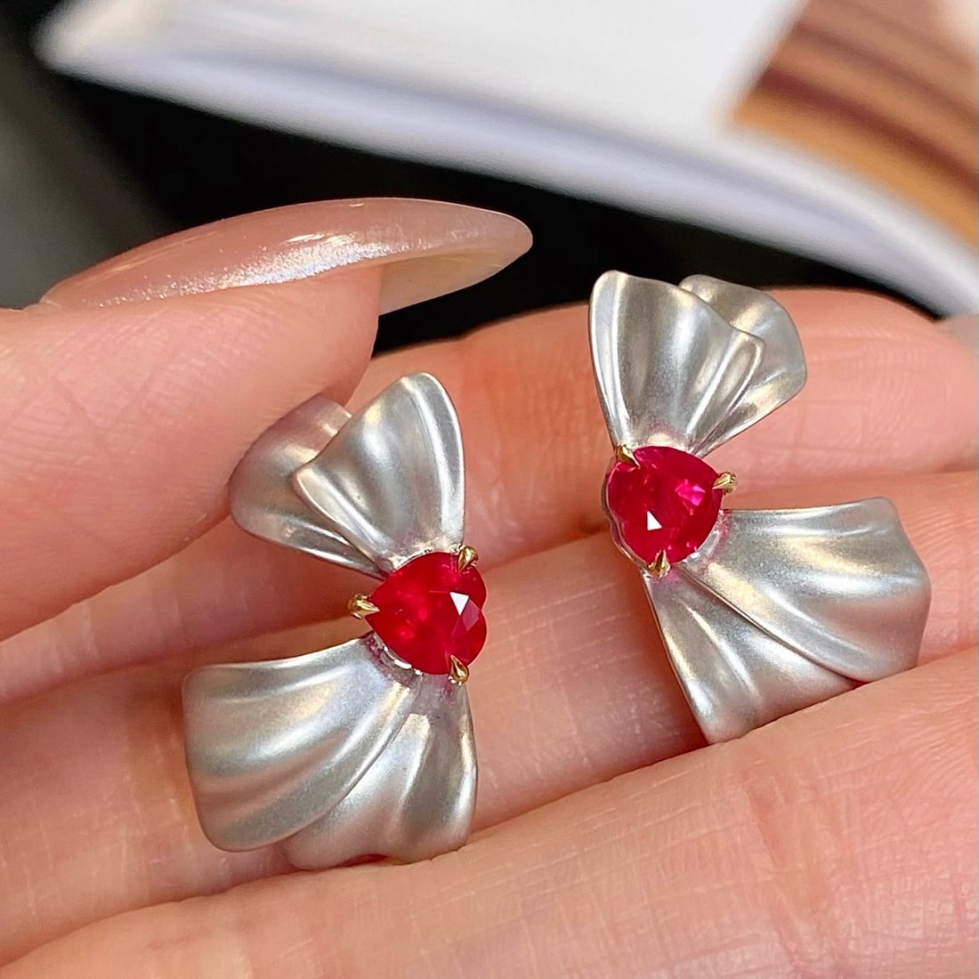 14k Gold 0.86 Ct Vivid Red Natural Ruby Earrings - 4