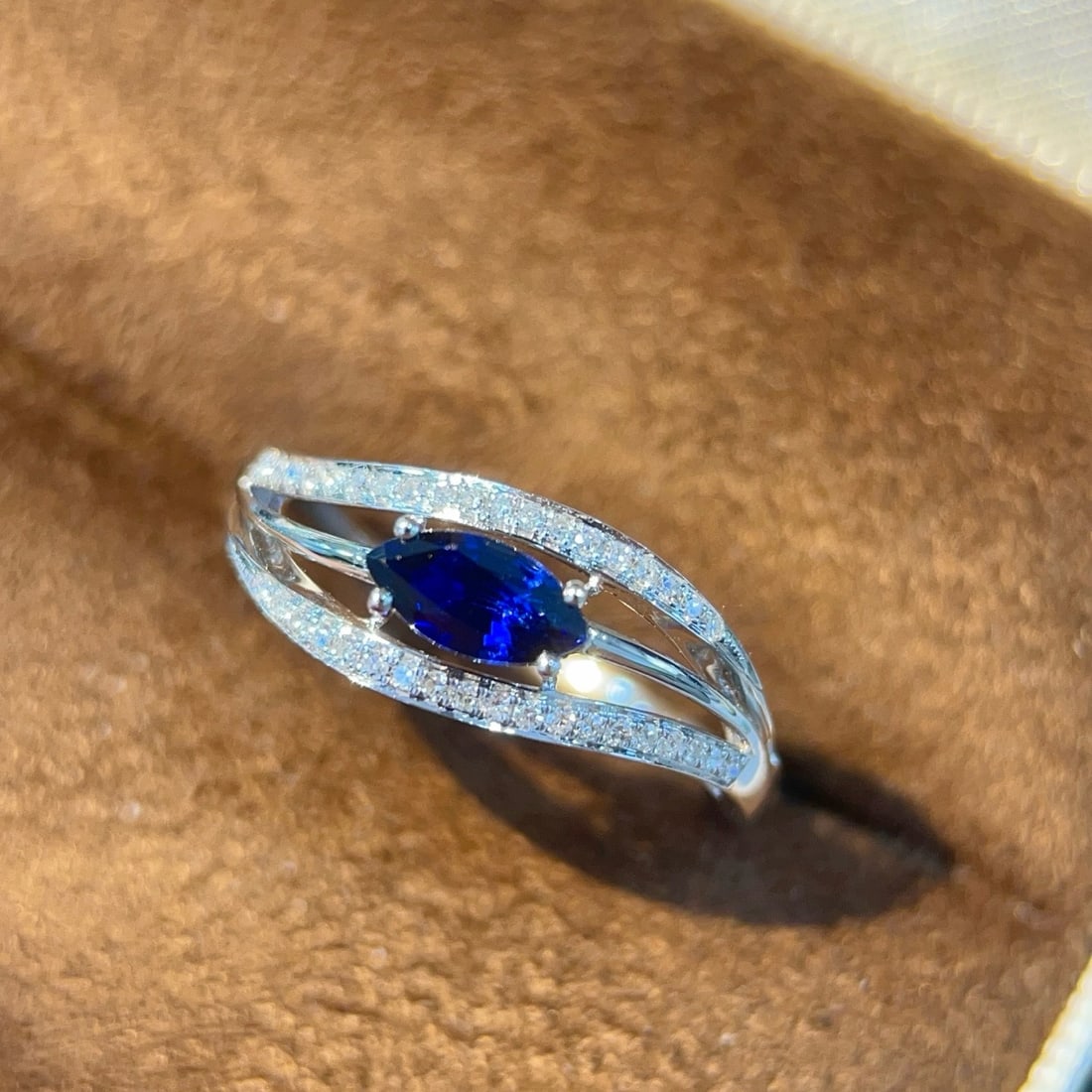 14k Gold 0.55 Ctw Natural Sapphire & Diamond Ring - 4