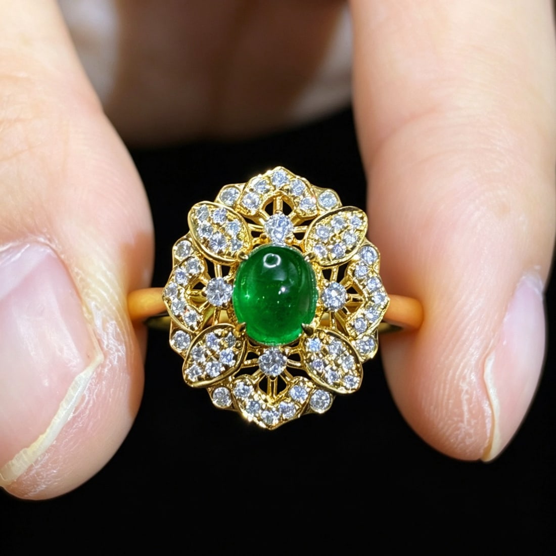 14k Gold 1.05 Ctw Vivid Green Natural Emerald & Diamond Ring: Ref:231170157 // gold content:14k gold // ring size:7. 25us // // main gemstone:emerald // shape:oval // carat weight:0. 72ct // color:vivid green // treatment:natural // // adjacent gemstone 2 :
