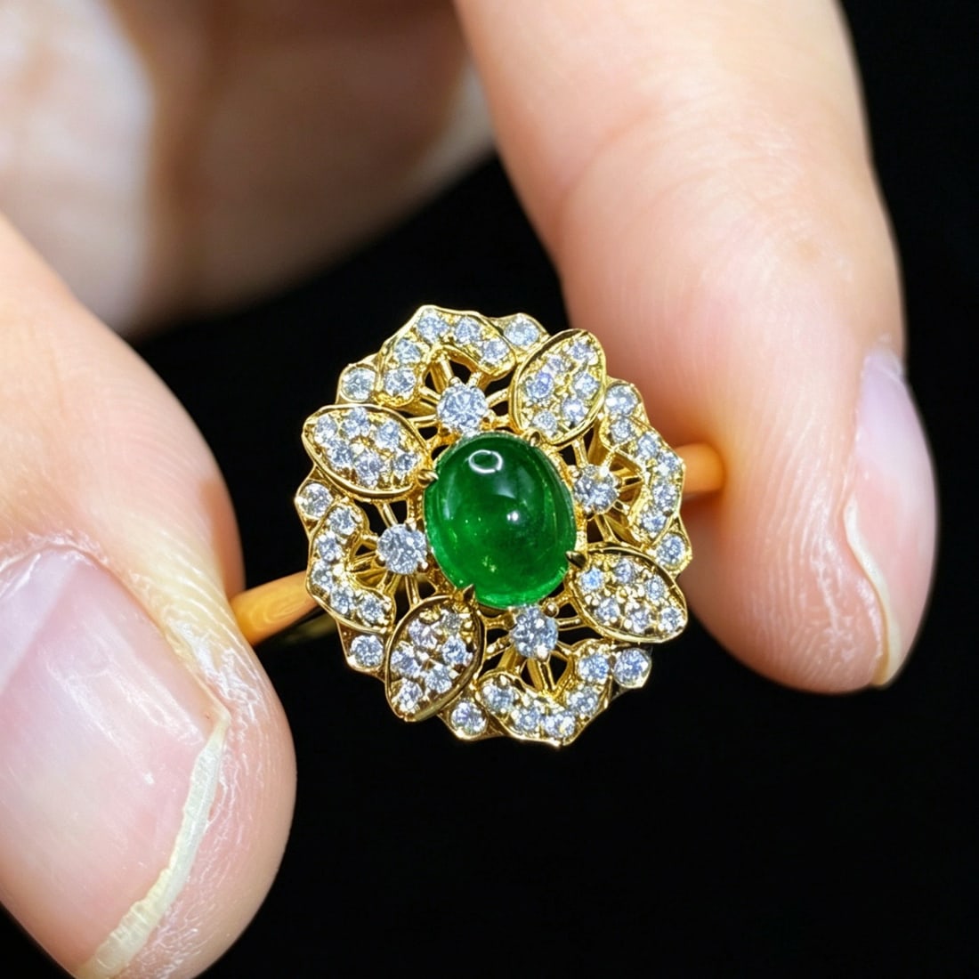 14k Gold 1.05 Ctw Vivid Green Natural Emerald & Diamond Ring - 2