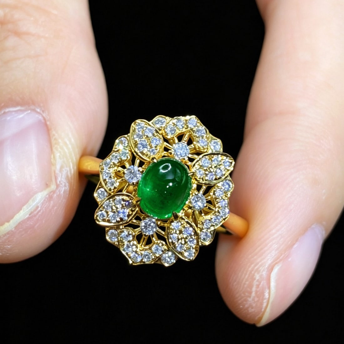 14k Gold 1.05 Ctw Vivid Green Natural Emerald & Diamond Ring - 3