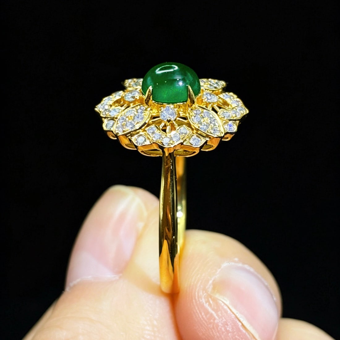 14k Gold 1.05 Ctw Vivid Green Natural Emerald & Diamond Ring - 4