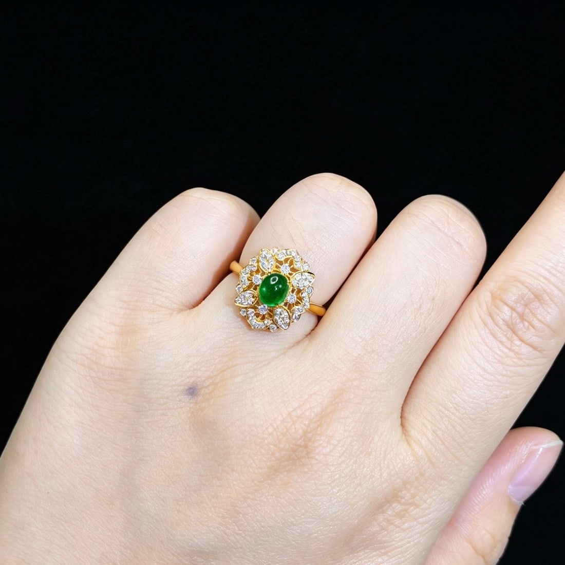 14k Gold 1.05 Ctw Vivid Green Natural Emerald & Diamond Ring - 6