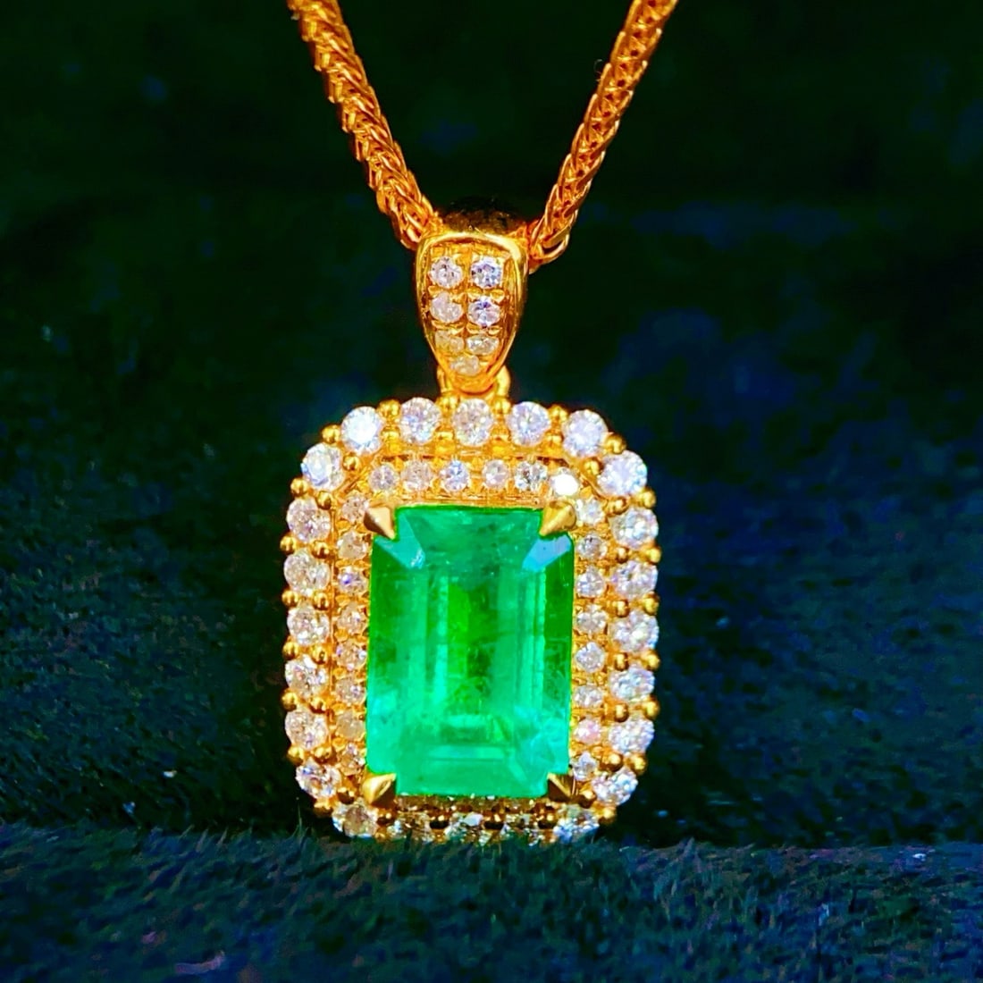 14k Gold 1.15 Ct Vivid Green Natural Emerald & Diamond Pendant( Without Chain ): Ref:231170159 // gold content:14k gold // main gemstone:emerald // shape:octagonal // carat weight:1. 15ct // color:vivid green // treatment:natural // // adjacent gemstone 2 : diamond // number of st
