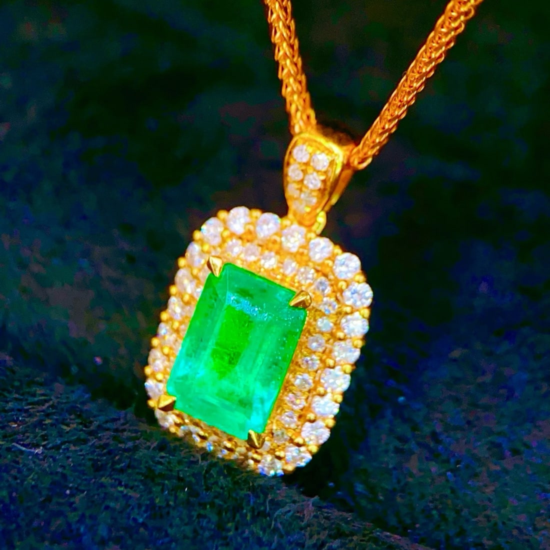 14k Gold 1.15 Ct Vivid Green Natural Emerald & Diamond Pendant( Without Chain ) - 3