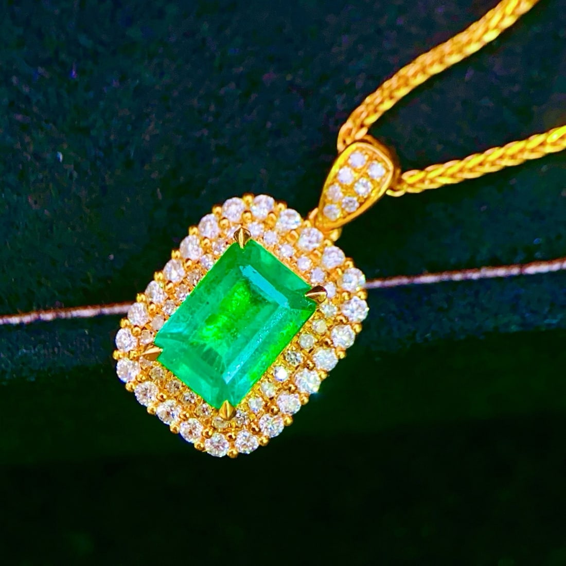 14k Gold 1.15 Ct Vivid Green Natural Emerald & Diamond Pendant( Without Chain ) - 4