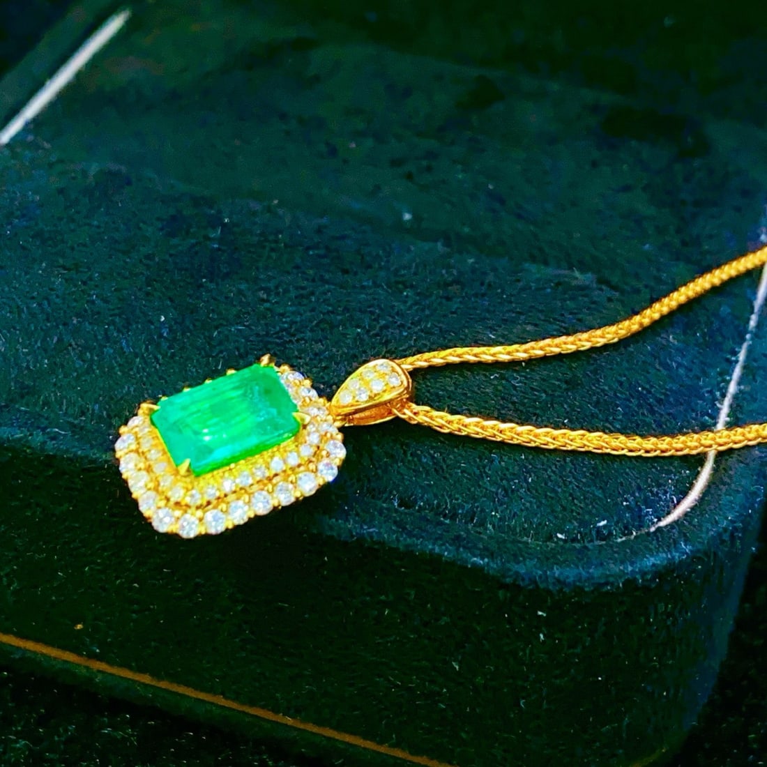 14k Gold 1.15 Ct Vivid Green Natural Emerald & Diamond Pendant( Without Chain ) - 5