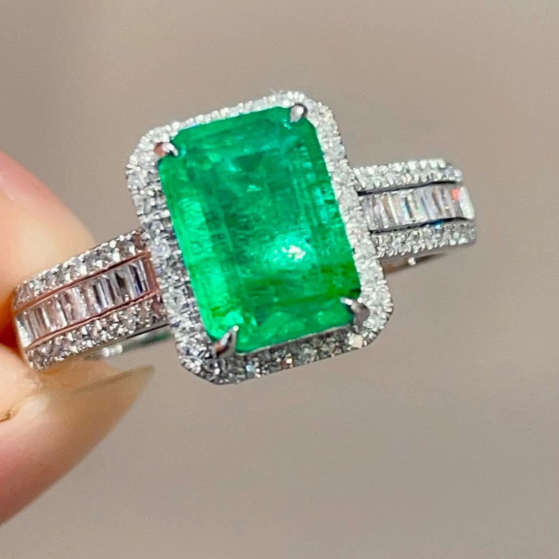 14k Gold 2.2 Ctw Natural Emerald & Diamond Ring: Ref:231170161 // gold content:14k gold // ring size:7. 25us // // main gemstone:emerald // shape:octagonal // carat weight:1. 8ct // color:green // treatment:natural // // adjacent gemstone 2 :