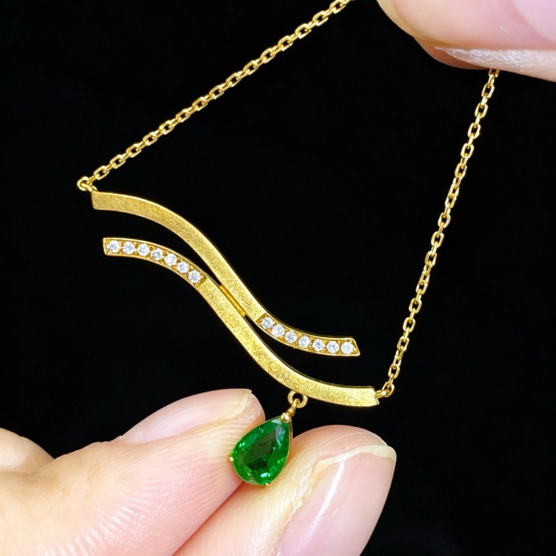 14k Gold 0.49 Ctw Vivid Green Natural Emerald & Diamond Necklace - 3