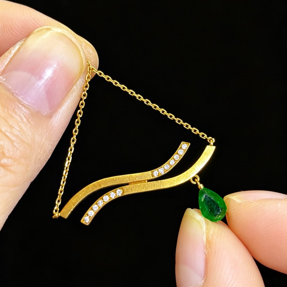 14k Gold 0.49 Ctw Vivid Green Natural Emerald & Diamond Necklace - 6