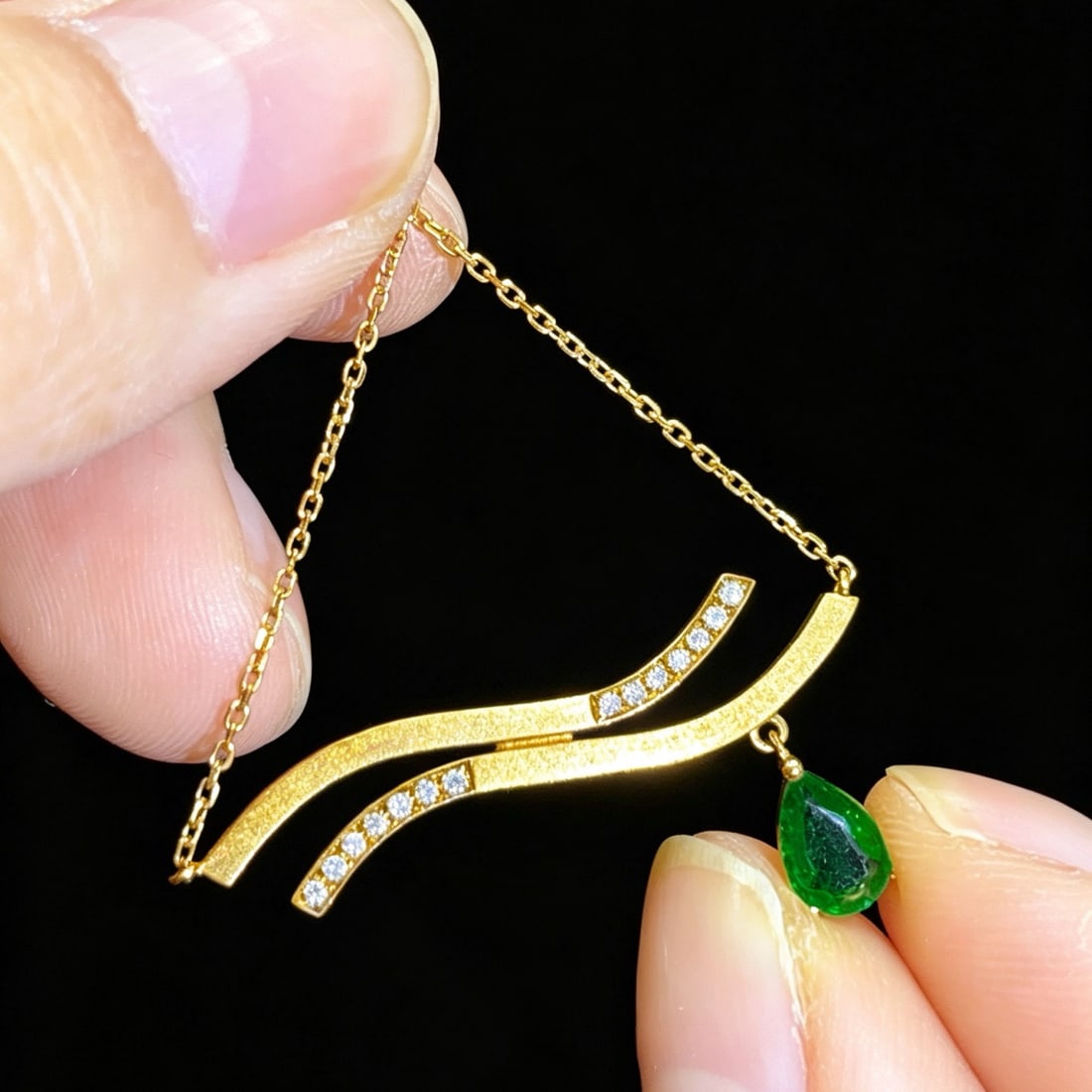 14k Gold 0.49 Ctw Vivid Green Natural Emerald & Diamond Necklace - 8