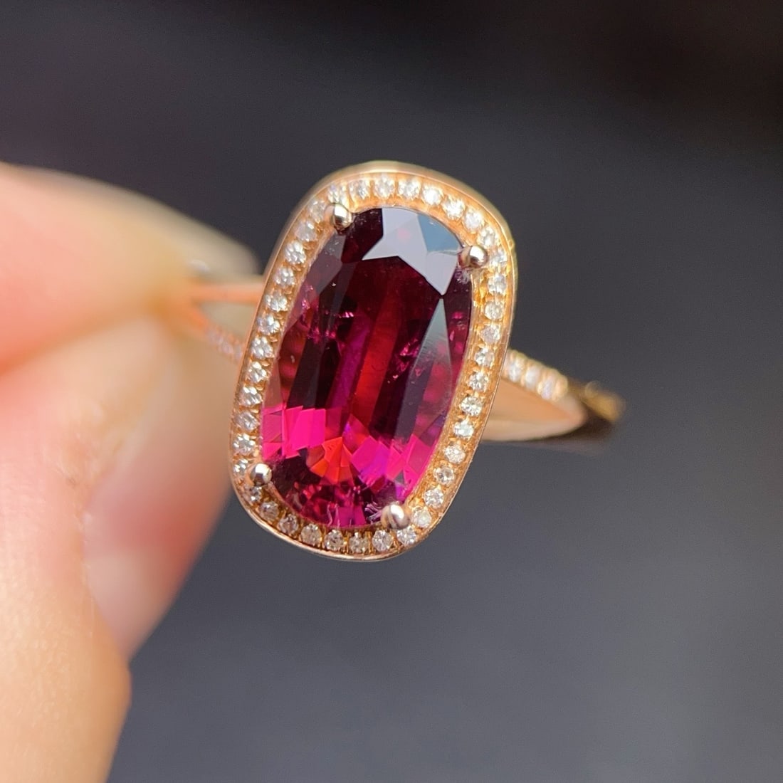 14k Gold 3.09 Ctw Natural Tourmaline & Diamond Ring: Ref:231170173 // gold content:14k gold // ring size:7. 25us // // main gemstone:tourmaline // shape:oval // carat weight:2. 95ct // color:red // treatment:natural // // adjacent gemstone 2 : diamond