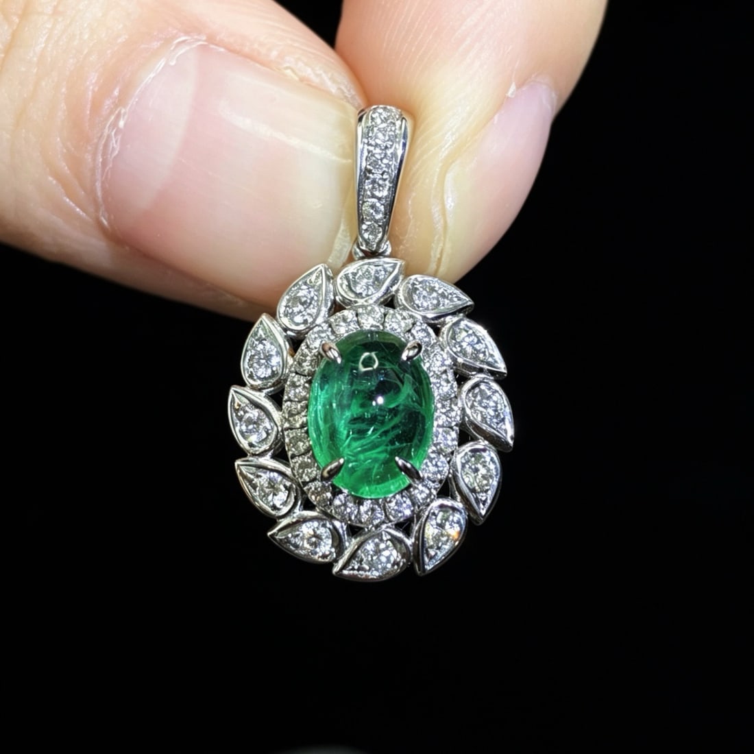 14k Gold 1.91 Ctw Natural Emerald & Diamond Pendant( Without Chain ): Ref:231170174 // gold content:14k gold // main gemstone:emerald // shape:oval // carat weight:1. 46ct // color:green // treatment:natural // // adjacent gemstone 2 : diamond // shape:round // carat