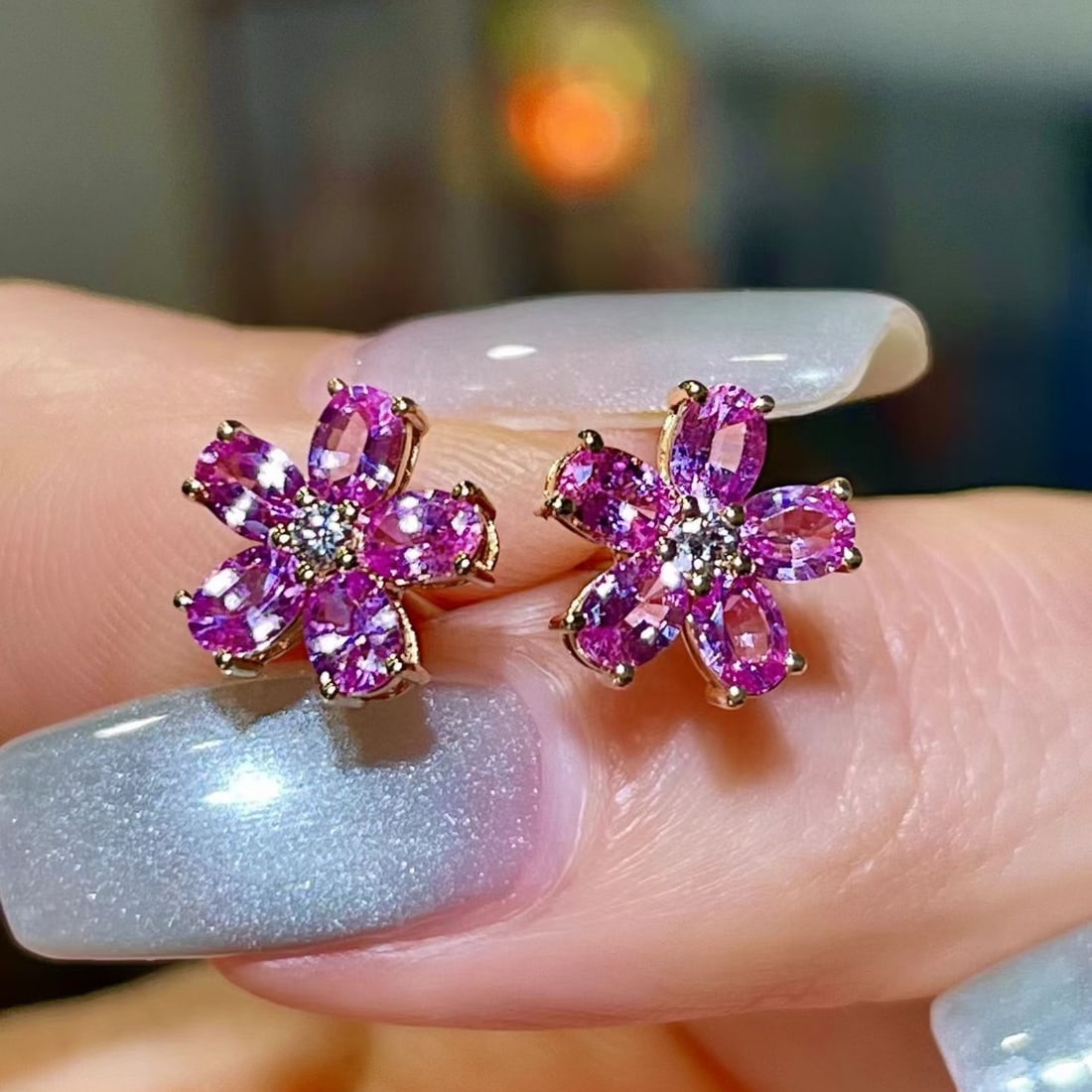 14k Gold 1.29 Ct Natural Sapphire & Diamond Earrings: Ref:231170176 // gold content:14k gold // main gemstone:sapphire // shape:oval // carat weight:1. 29ct // color:pink // treatment:natural // // adjacent gemstone 2 : diamond // shape:round // clarity