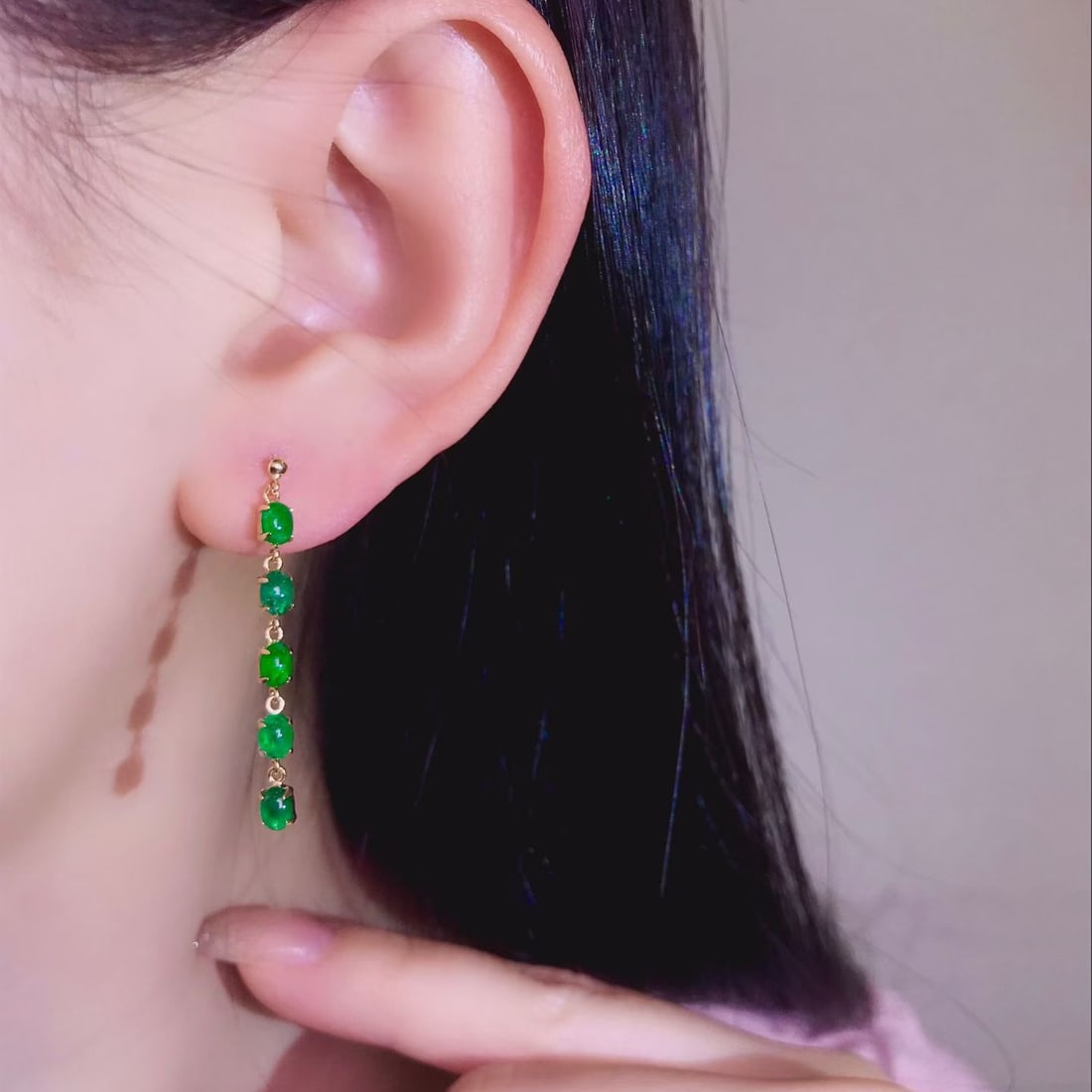 14k Gold 1.77 Ct Natural Emerald Earrings - 4