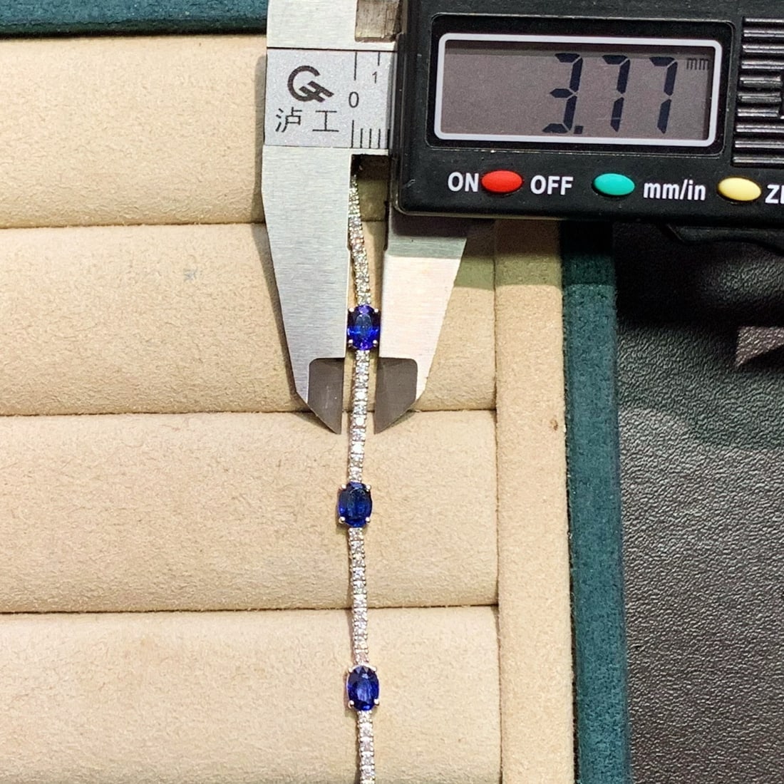 14k Gold 3.77 Ctw Natural Sapphire & Diamond Bracelet - 3