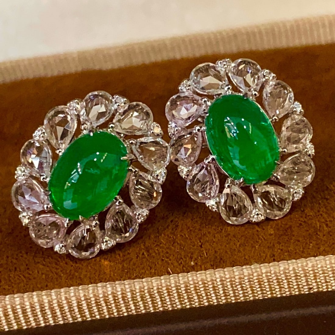 14k Gold 3.2 Ct Natural Emerald & Diamond & Sapphire Earrings - 6