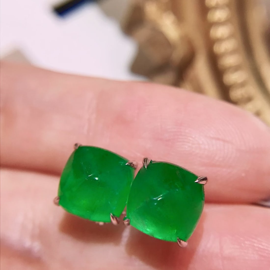 14k Gold 5.7 Ct Natural Emerald Earrings - 3