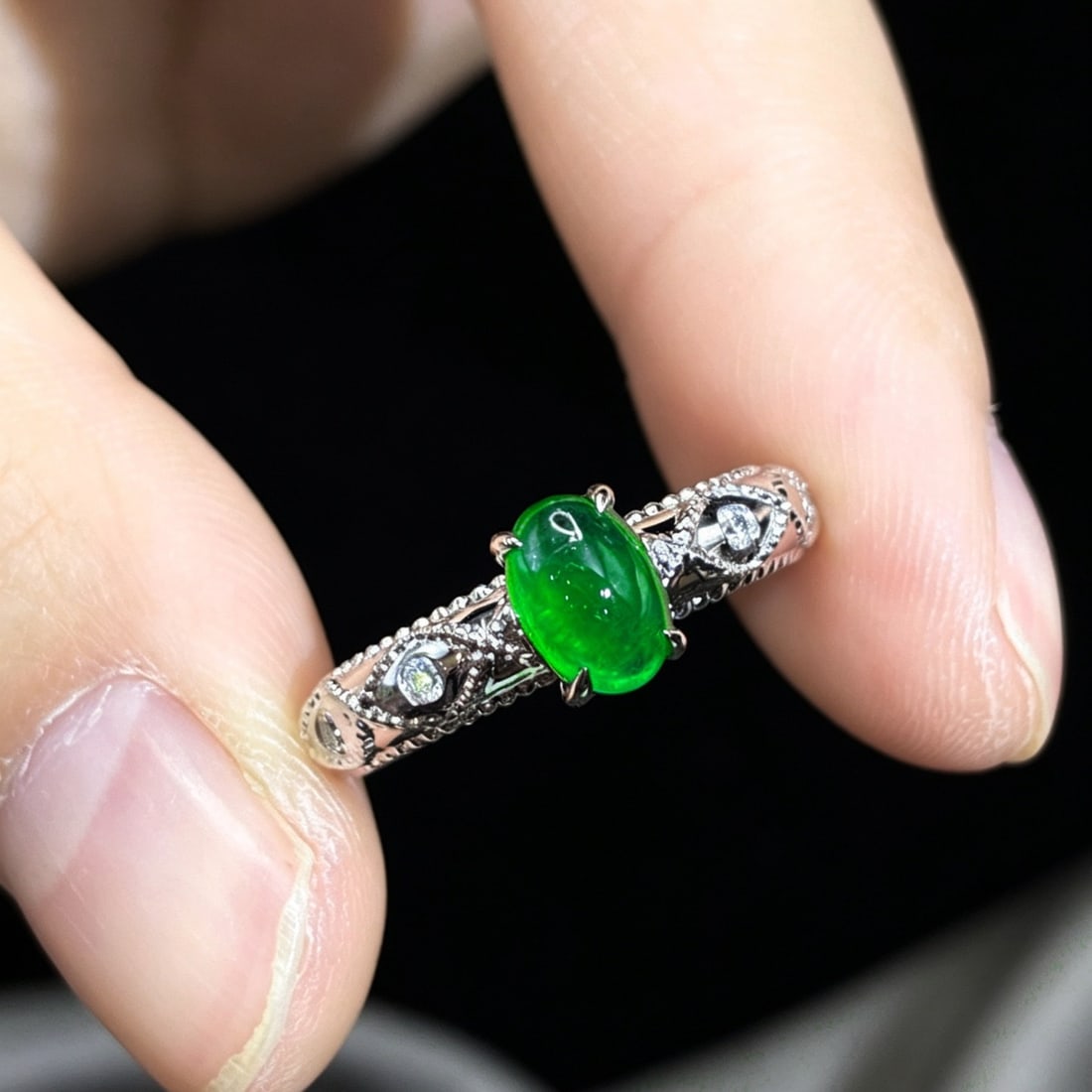 14k Gold 1.11 Ctw Vivid Green Natural Emerald & Diamond Ring - 2