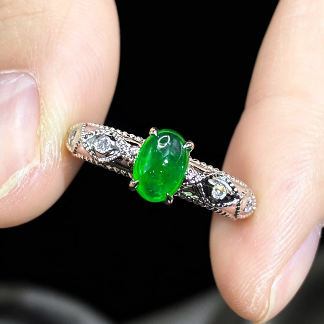 14k Gold 1.11 Ctw Vivid Green Natural Emerald & Diamond Ring - 3
