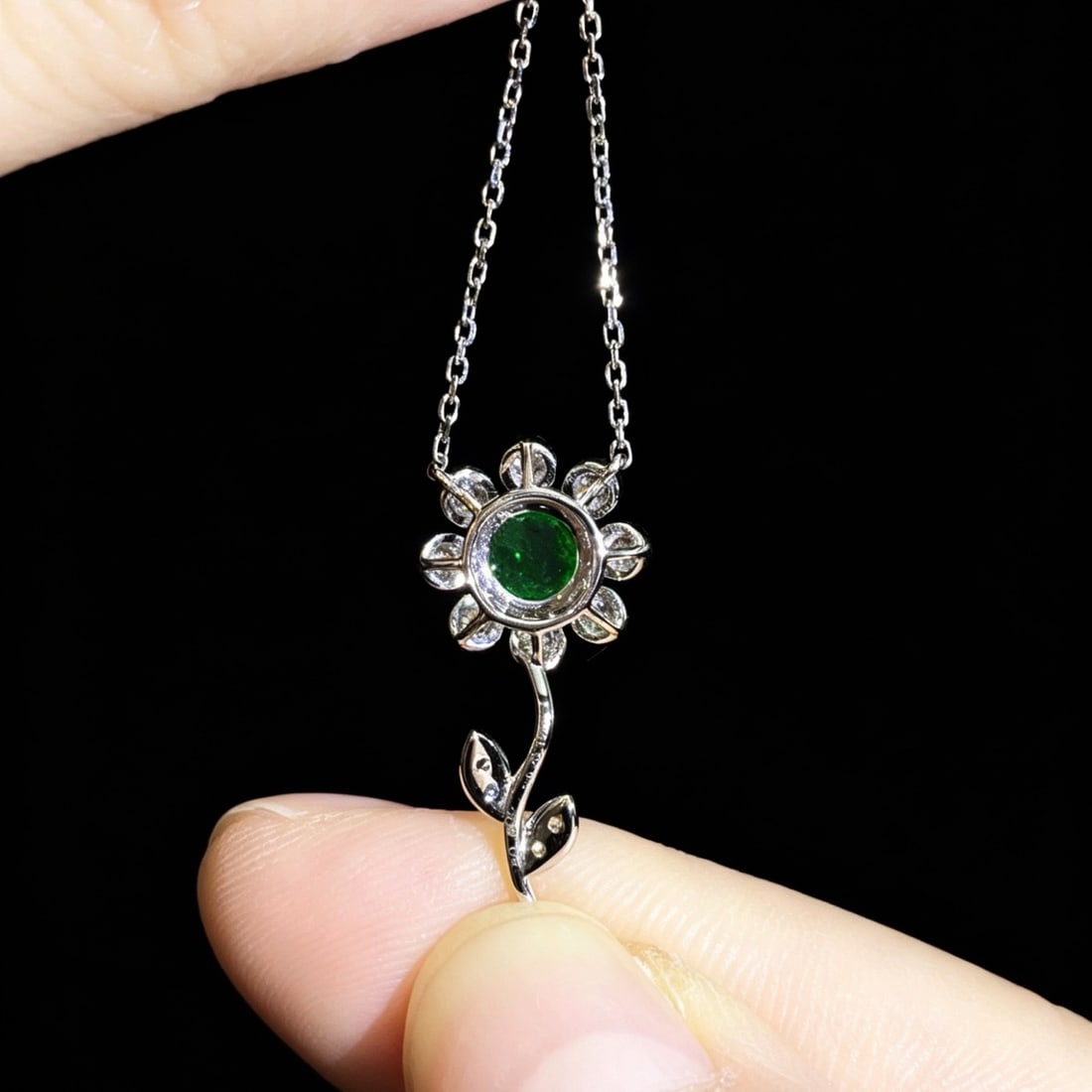 14k Gold 0.8 Ctw Vivid Green Natural Emerald & Diamond & Flowers Necklace - 5