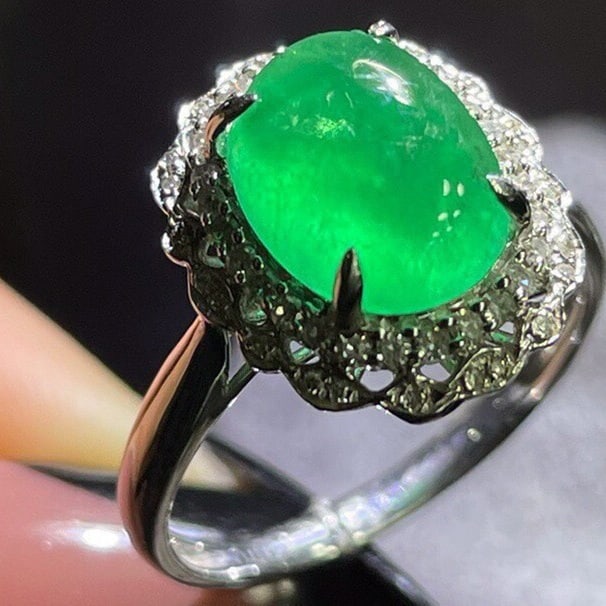 14k Gold 4.2 Ct Natural Emerald & Diamond Ring - 5