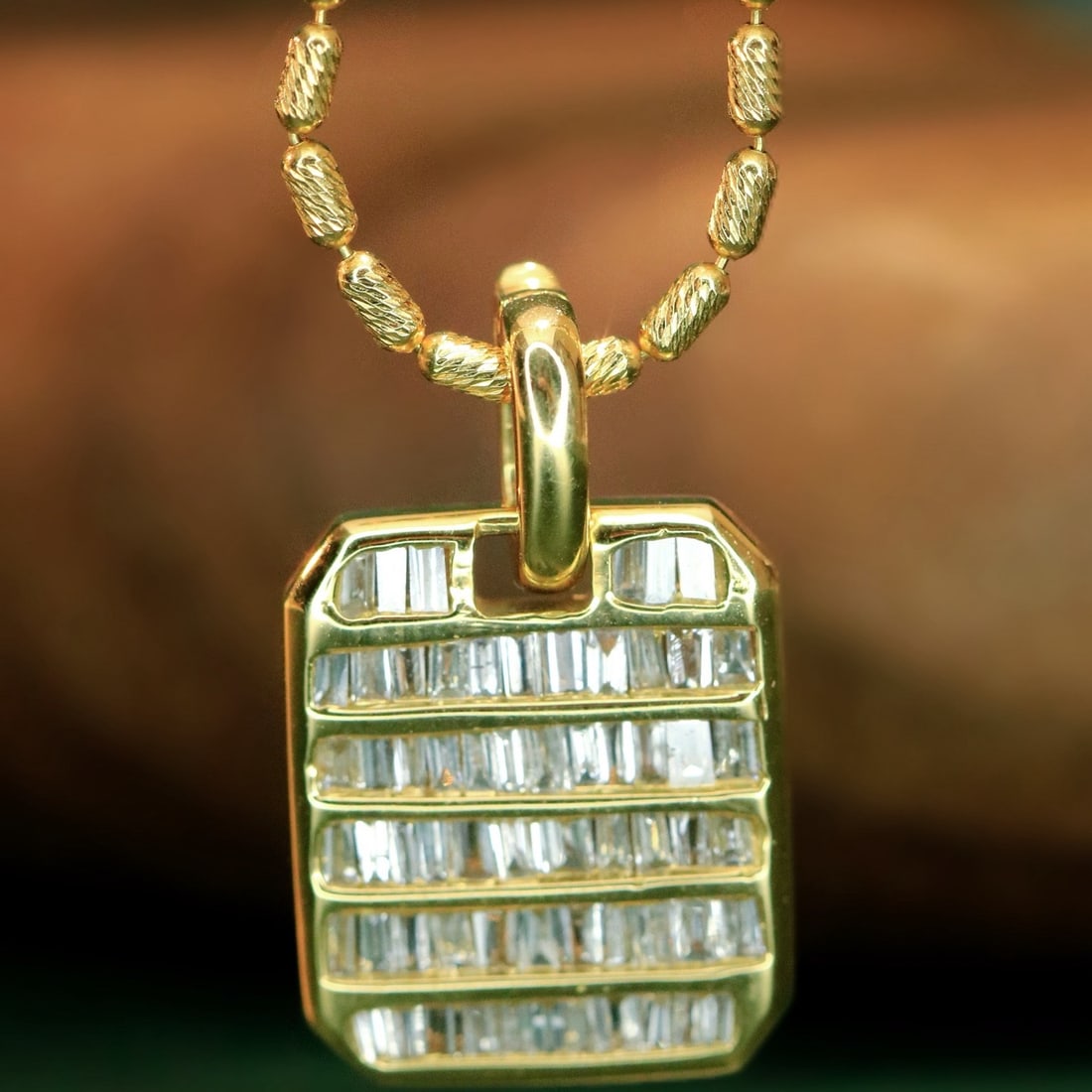 14k Gold 0.35 Ct Natural H Diamond Pendant( Without Chain ): Ref:231170226 // gold content:14k gold // main gemstone:diamond // shape:baguette // carat weight:0. 35ct // clarity grade:vs-si // color:h // treatment:natural // Condition: New Low Estimate: