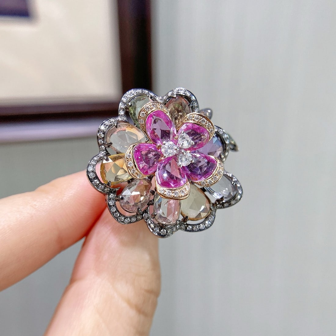 14k Gold 11.58 Ctw Natural Sapphire & Diamond Ring: Ref:231170232 // gold content:14k gold // ring size:7. 25us // // main gemstone:sapphire // shape:pear // carat weight:10. 91ct // color:color // treatment:natural // // adjacent gemstone 2 : diamond