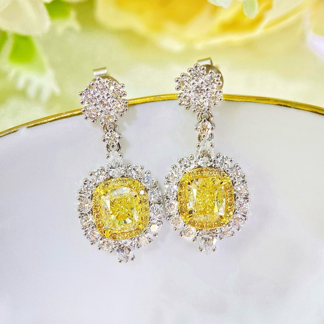 14k Gold 3.38 Ctw Natural Yellow Diamond & Diamond Earrings: Ref:231170236 // gold content:14k gold // main gemstone:yellow diamond // shape:cushion // carat weight:2. 00ct // color:yellow // treatment:natural // // adjacent gemstone 2 : diamond // shape:multip