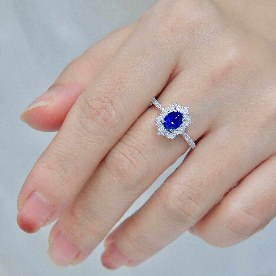 14k Gold 1.18 Ctw Vivid Blue Natural Sapphire & Diamond Ring - 5